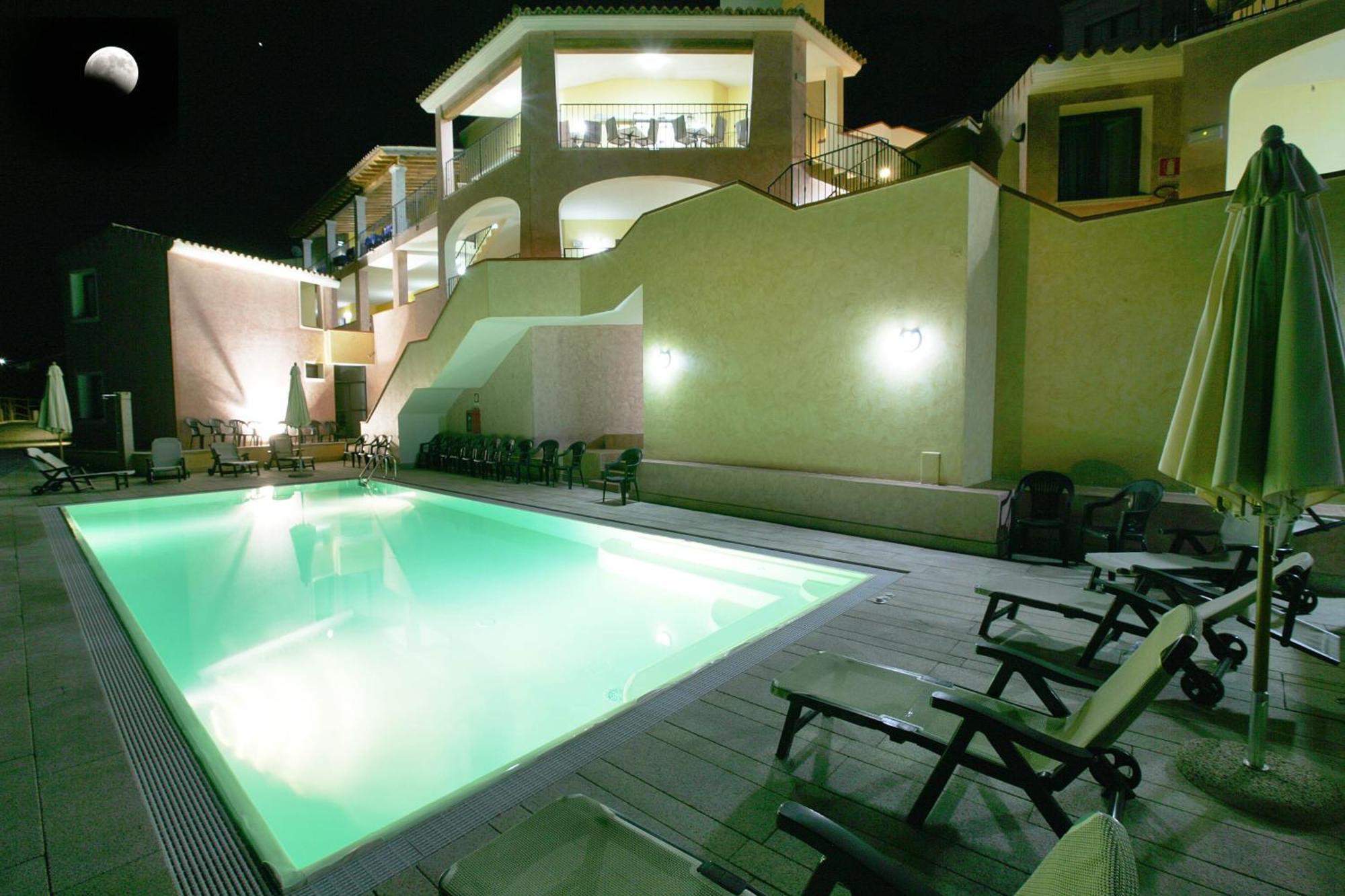 Hotel Castello Budoni Exteriér fotografie